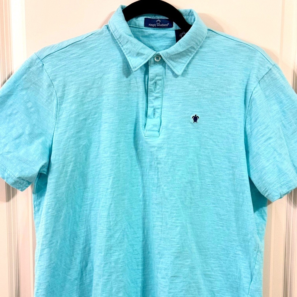 EXCELLENT CONDITION Men’s Simply Southern Polo Blue Medium